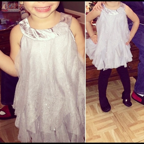 24mo girls Gray flowy dress - Picture 5 of 5